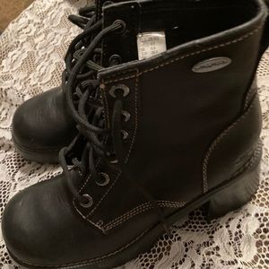 Sketchers chunky heal lace boots